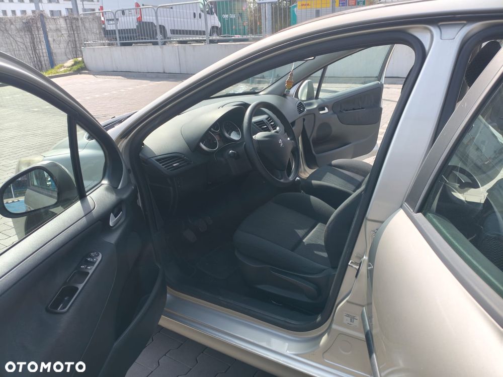 Peugeot 207 1.4 Presence - 8