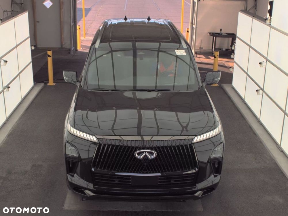 Infiniti QX80 - 8