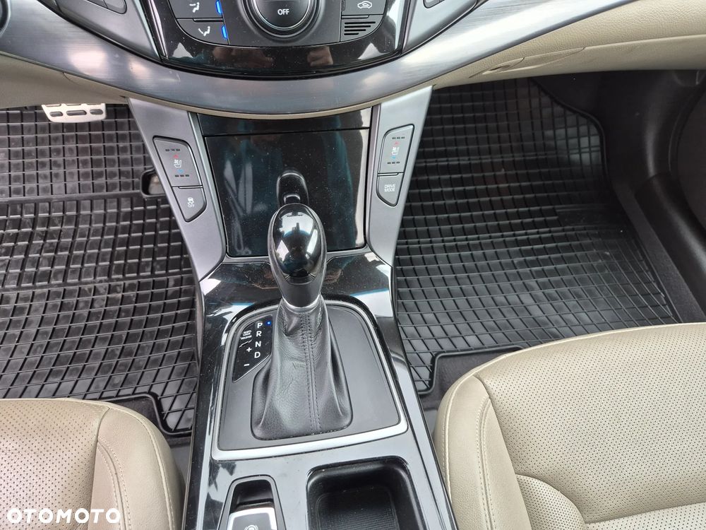 Hyundai i40 Kombi 1.7 CRDi DCT Premium - 37