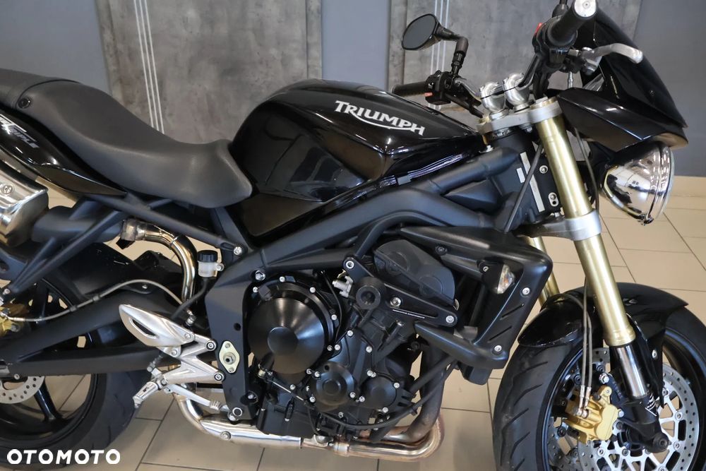 Triumph Street Triple - 4