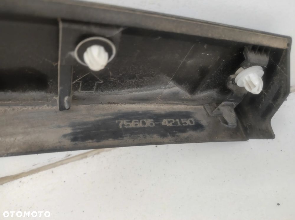 LISTWA NAKŁADKA NA BŁOTNIK LEWY TYŁ TOYOTA RAV4 V 5 - 10