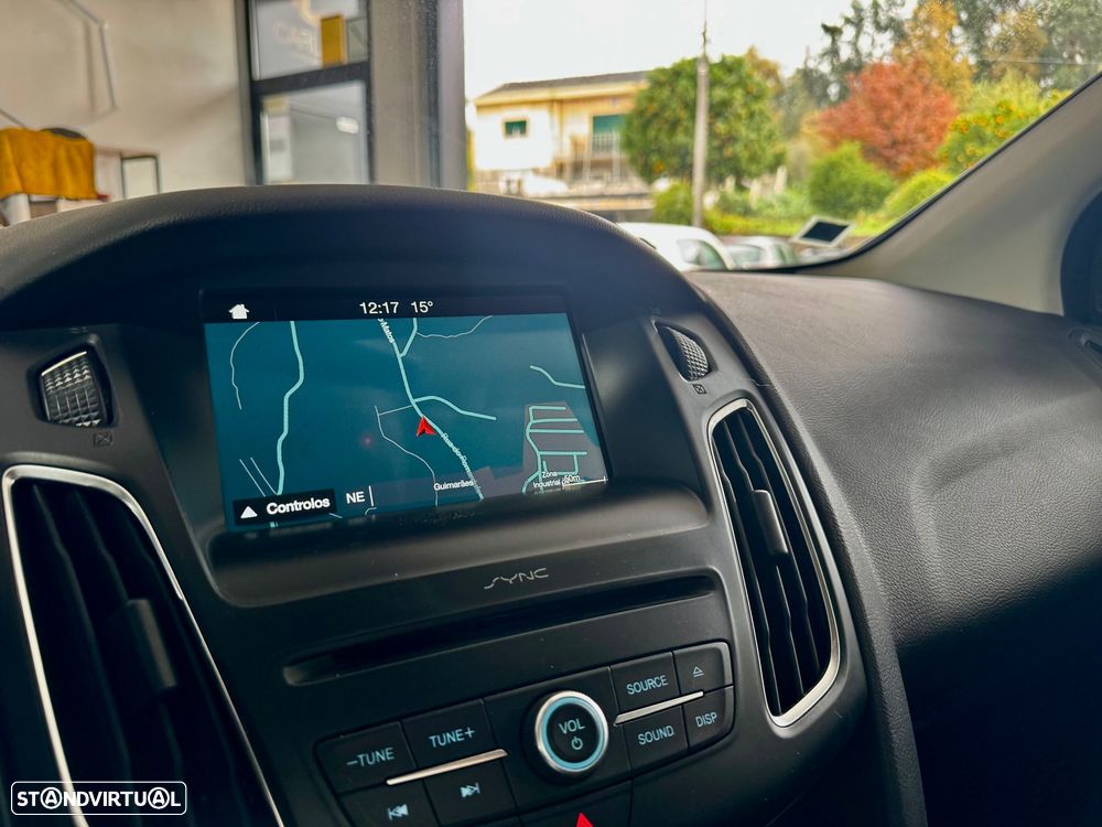 Ford Focus 1.0 SCTi Titanium - 12