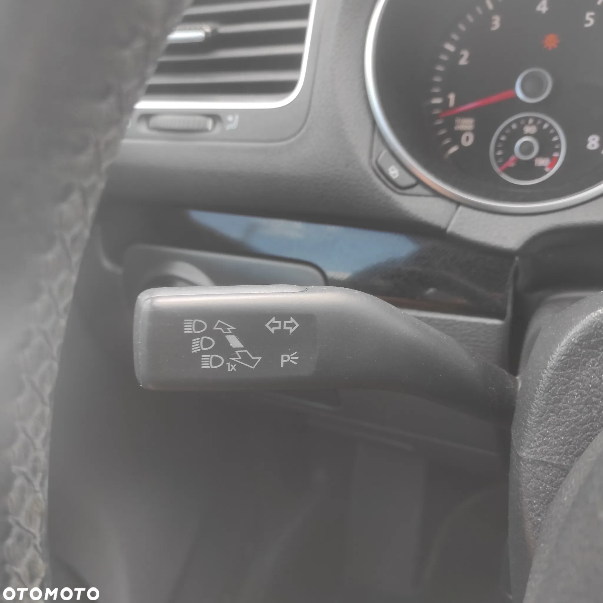 Volkswagen Golf - 28