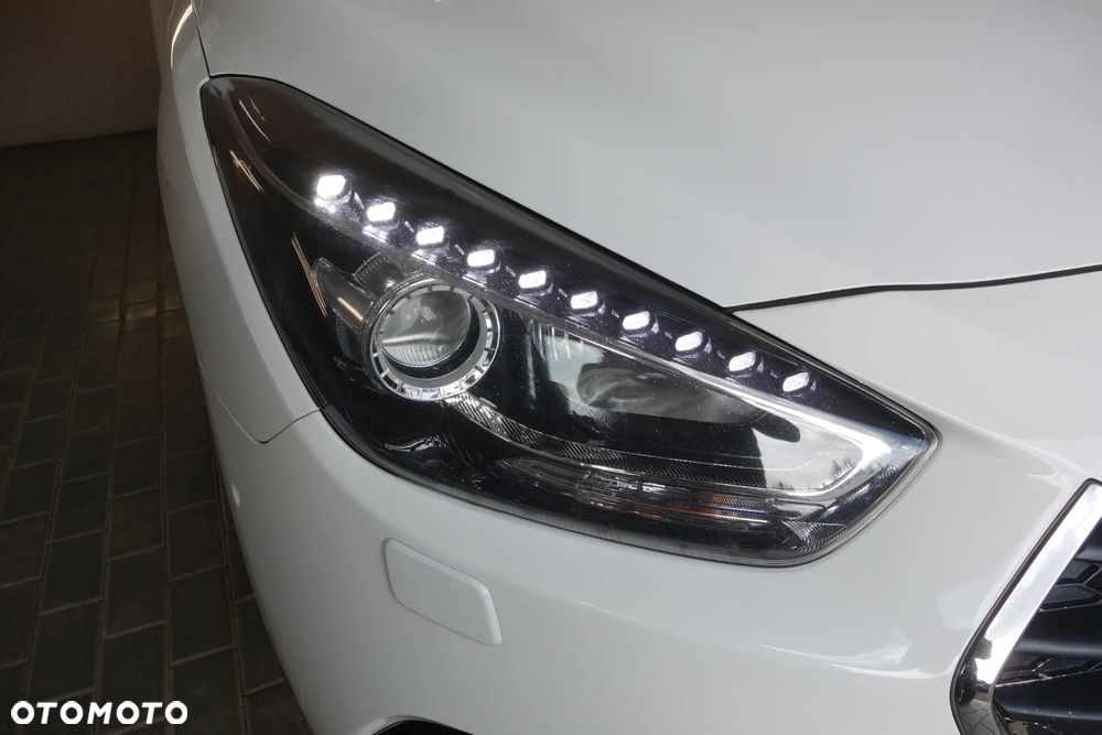 Hyundai i40 1.7 CRDi Comfort DCT - 2