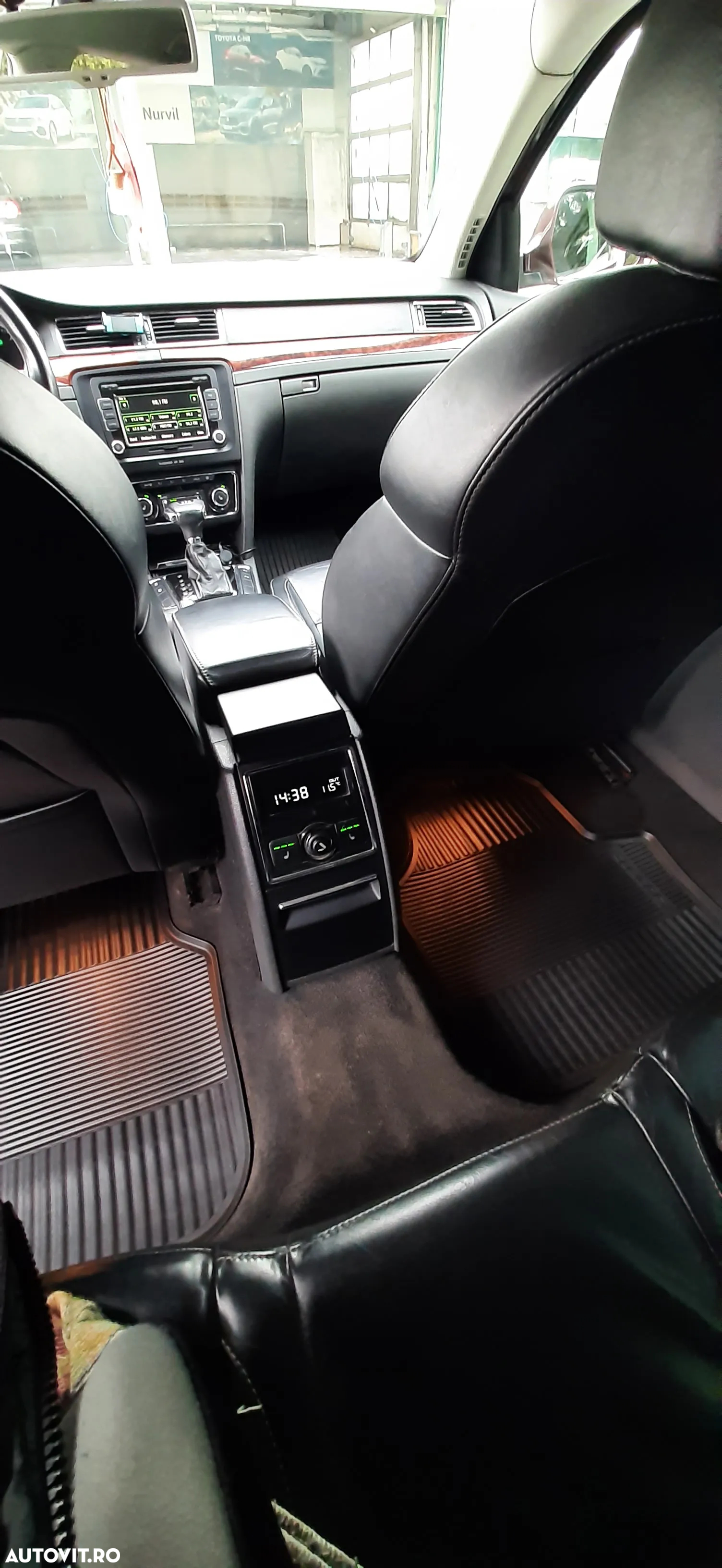 Skoda Superb 2.0 TDI Elegance DSG - 7