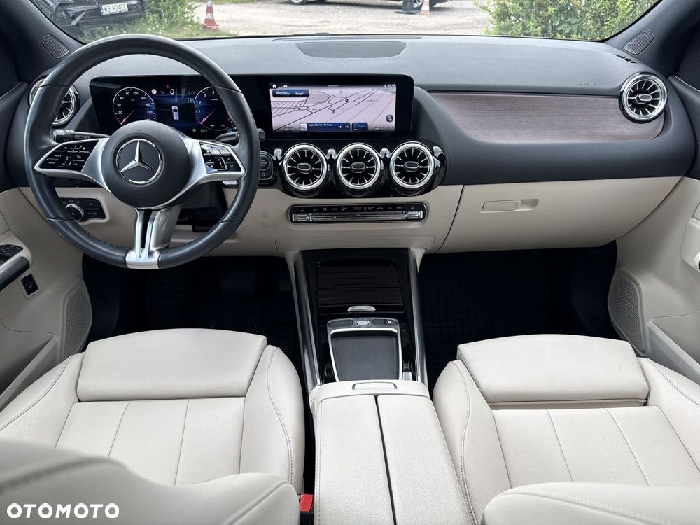Mercedes-Benz Klasa B 220 4-Matic mHEV Progressive 8G-DCT - 12