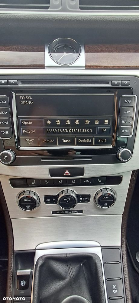 Volkswagen Passat 2.0 TDI Highline - 33