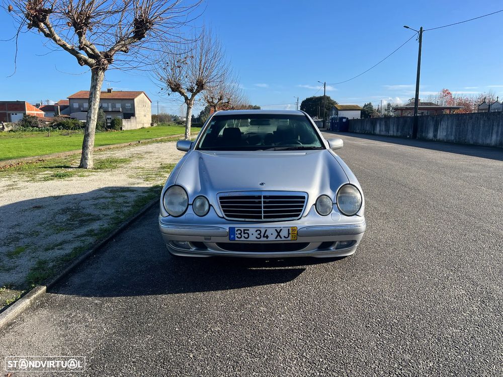 Mercedes-Benz E 220 - 3