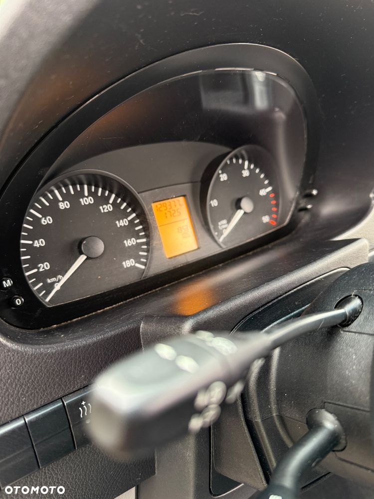 Mercedes-Benz Sprinter - 10