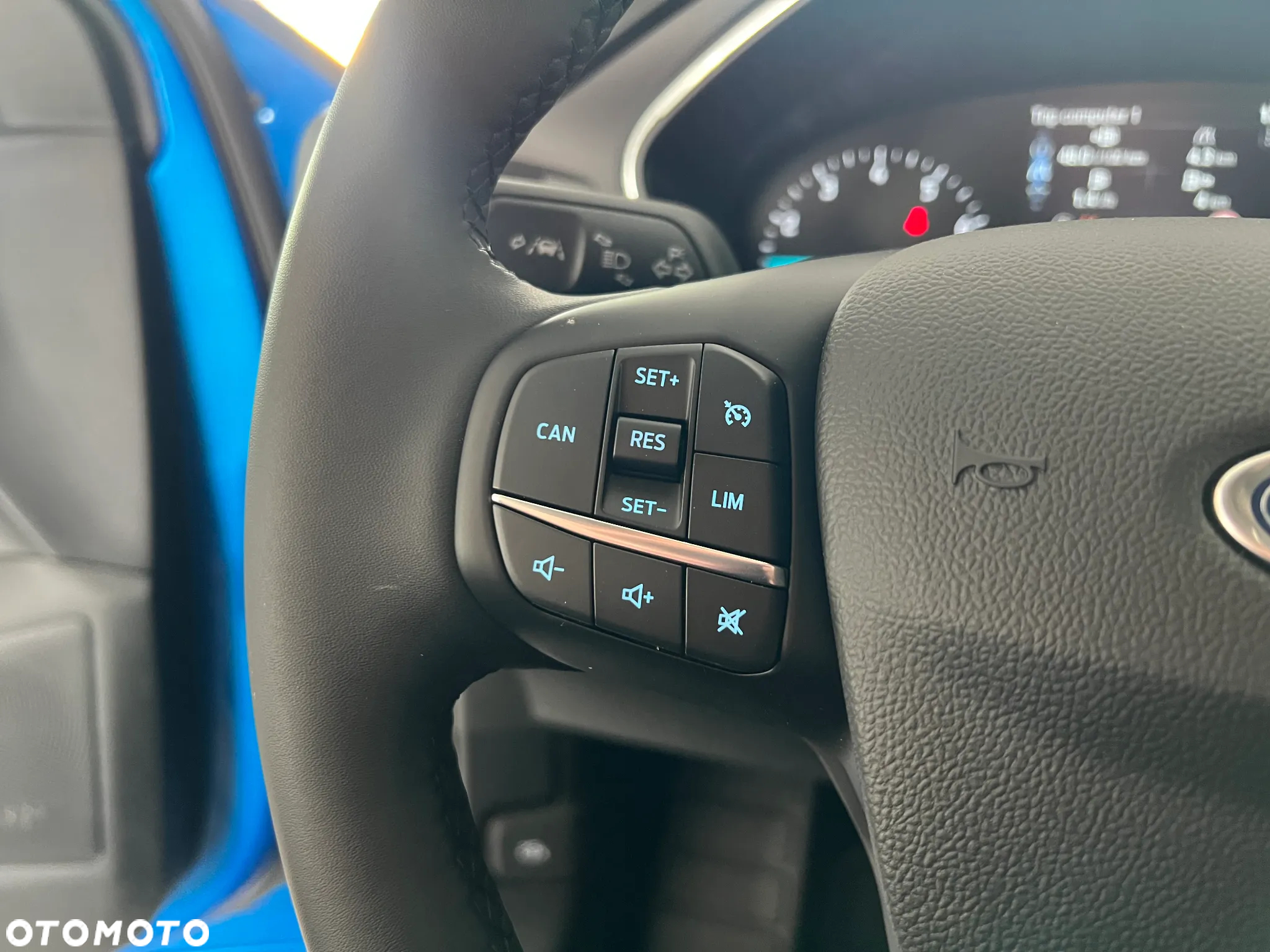 Ford Focus 1.0 EcoBoost Titanium - 24