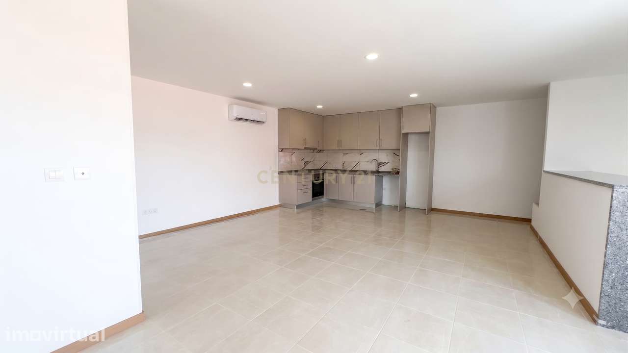 Fantástico Apartamento T2 Totalmente Remodelado no Troviscal, Oliveira - Grande imagem: 2/11