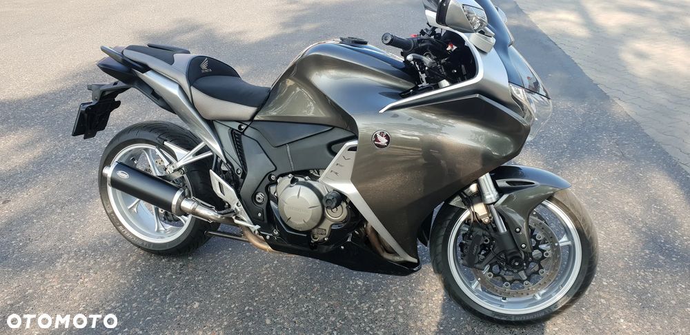 Honda VFR - 9