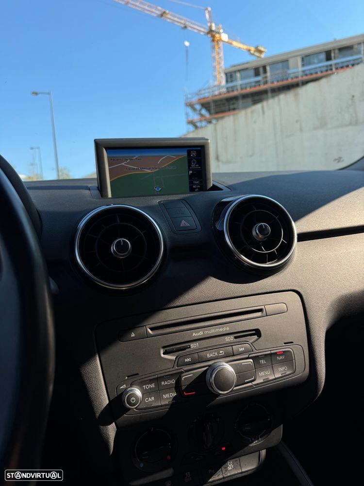 Audi A1 Sportback 1.6 TDi S-line S tronic - 19