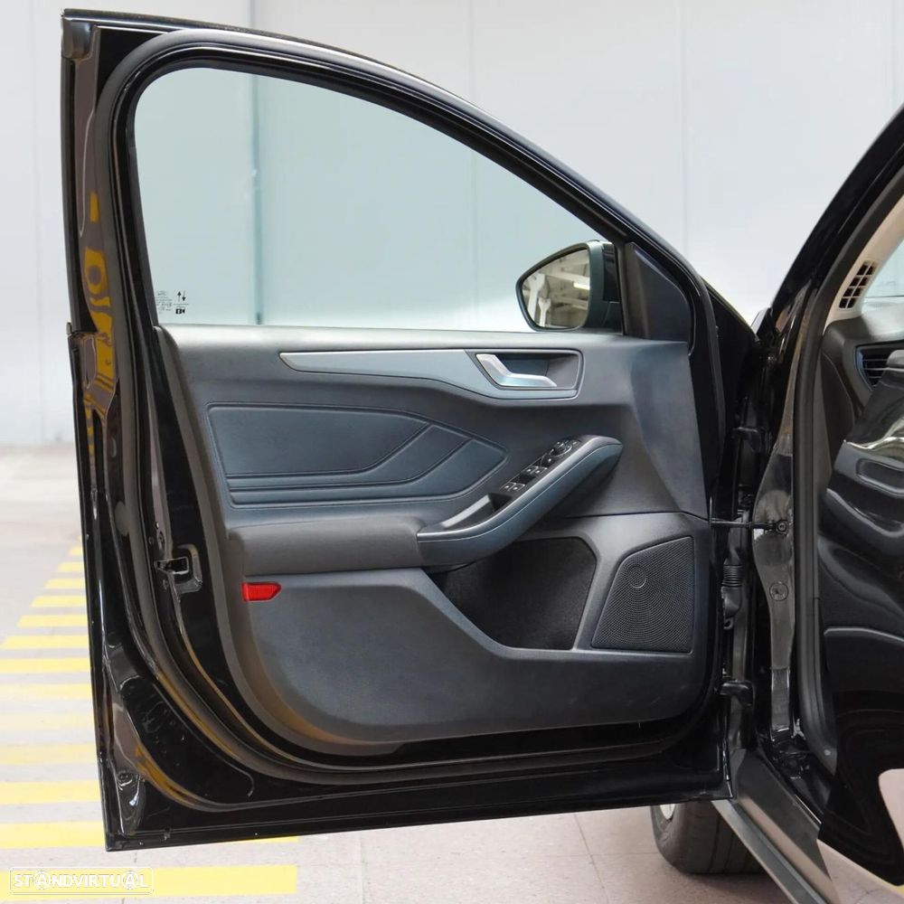Ford Focus SW 1.5 TDCi EcoBlue Active - 32