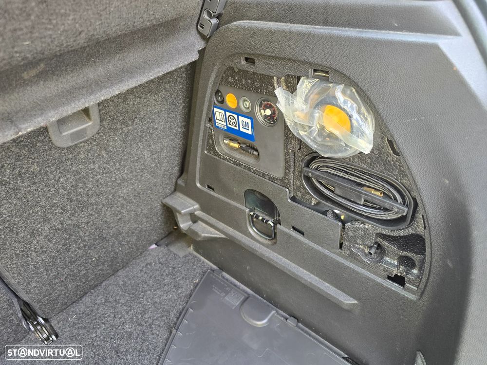 Opel Corsa 1.2 Enjoy FlexFuel - 13