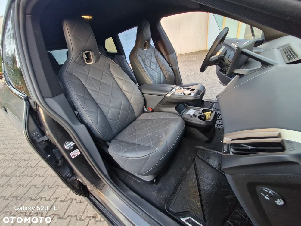 BMW iX xDrive40 - 24