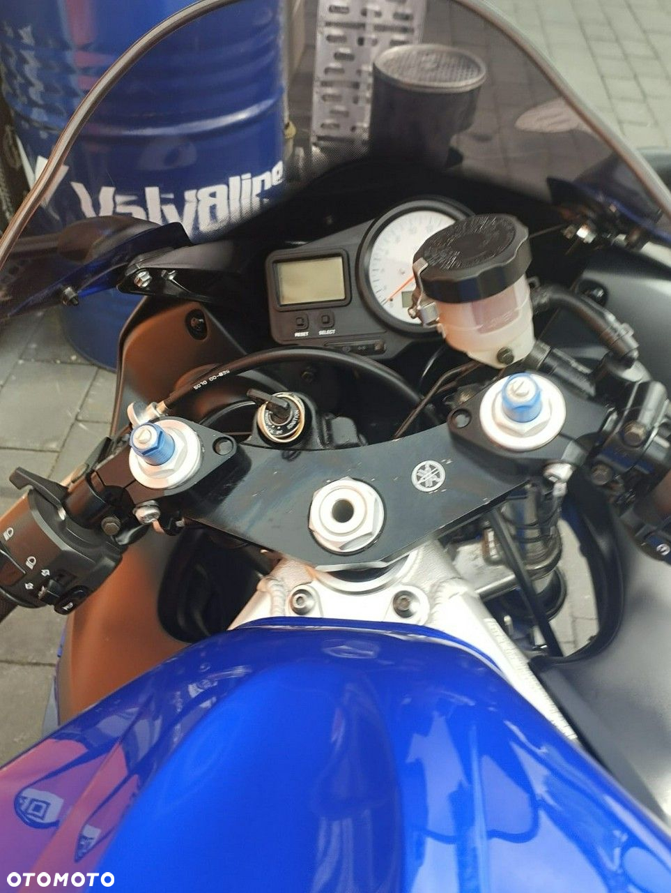 Yamaha R6 - 6