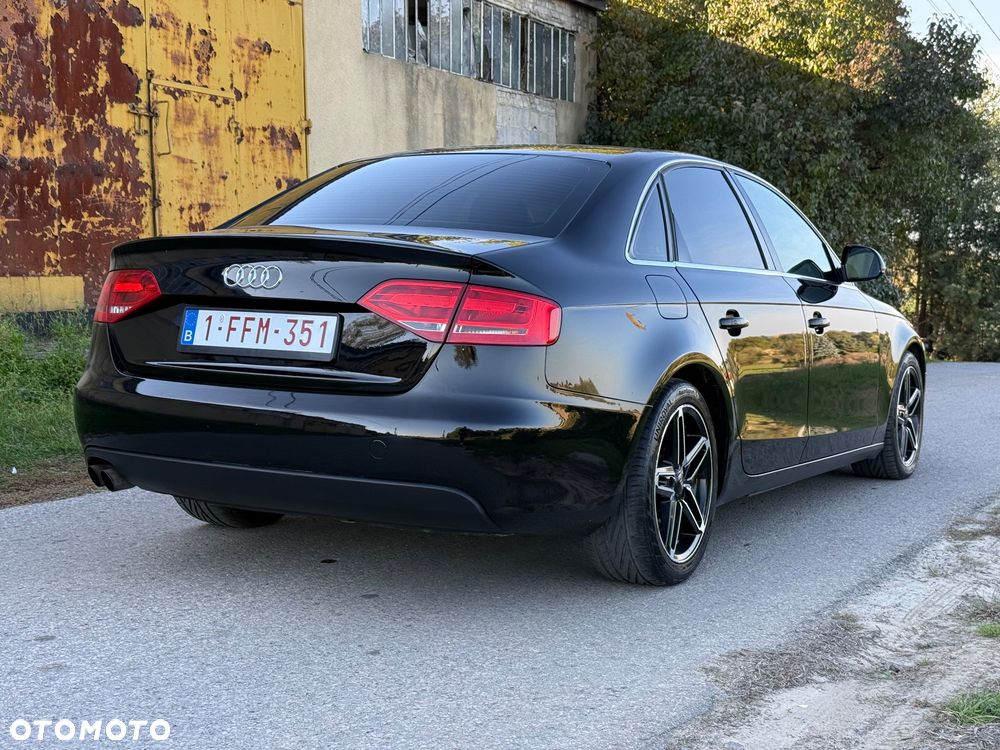 Audi A4 Limousine - 14
