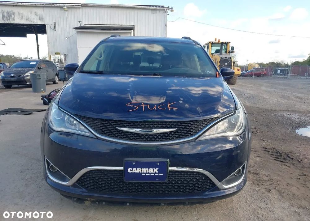 Chrysler Pacifica - 15