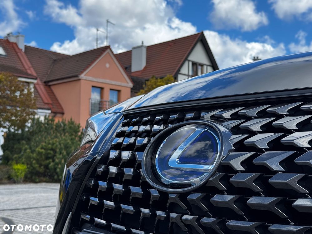 Lexus UX - 34