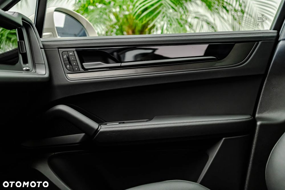 Porsche Cayenne Standard - 15