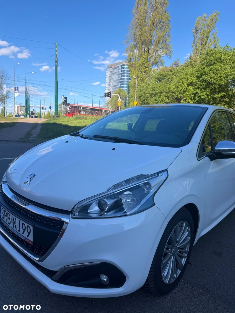 Peugeot 208 PureTech 110 Stop & Start EAT6 Allure - 10