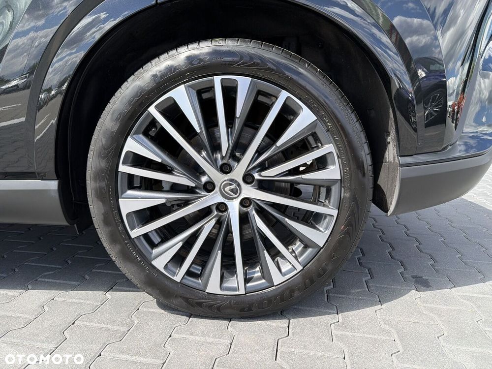 Lexus RX - 9