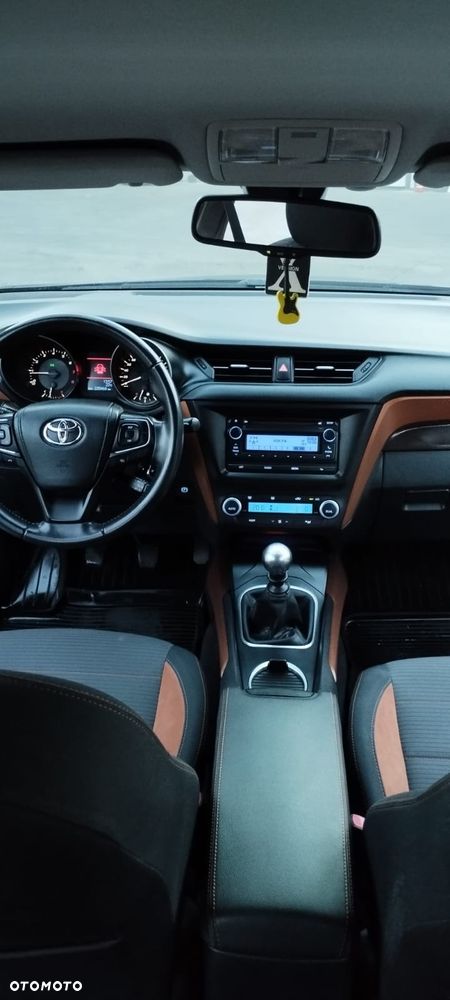 Toyota Avensis 2016