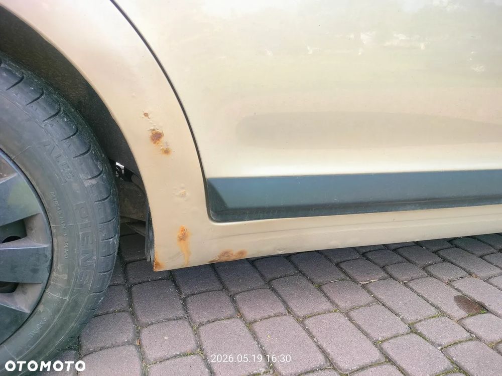 Citroën C4 1.4 16V SX - 17