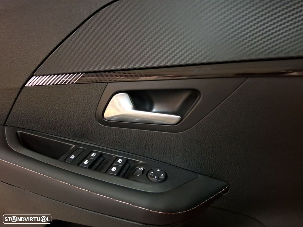 Peugeot e-208 51 kWh Allure — fotografia 25