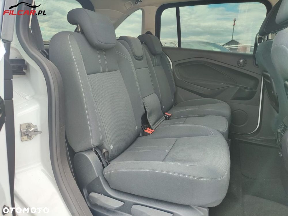 Ford Grand C-MAX - 11