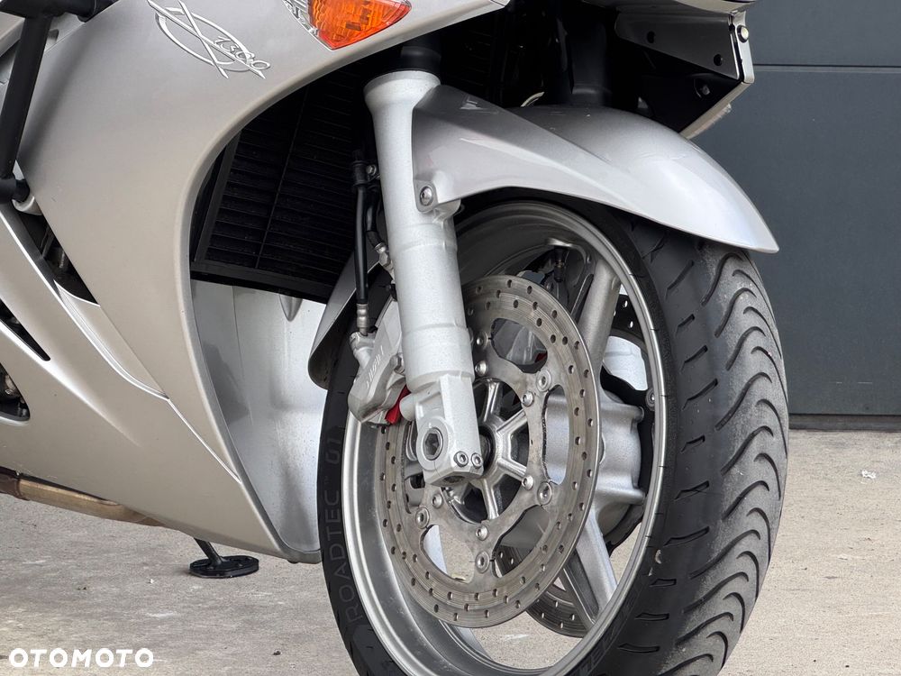 Yamaha FJR - 4