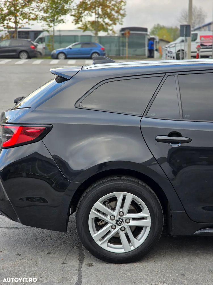 Toyota Corolla 1.8 Hybrid Comfort - 23