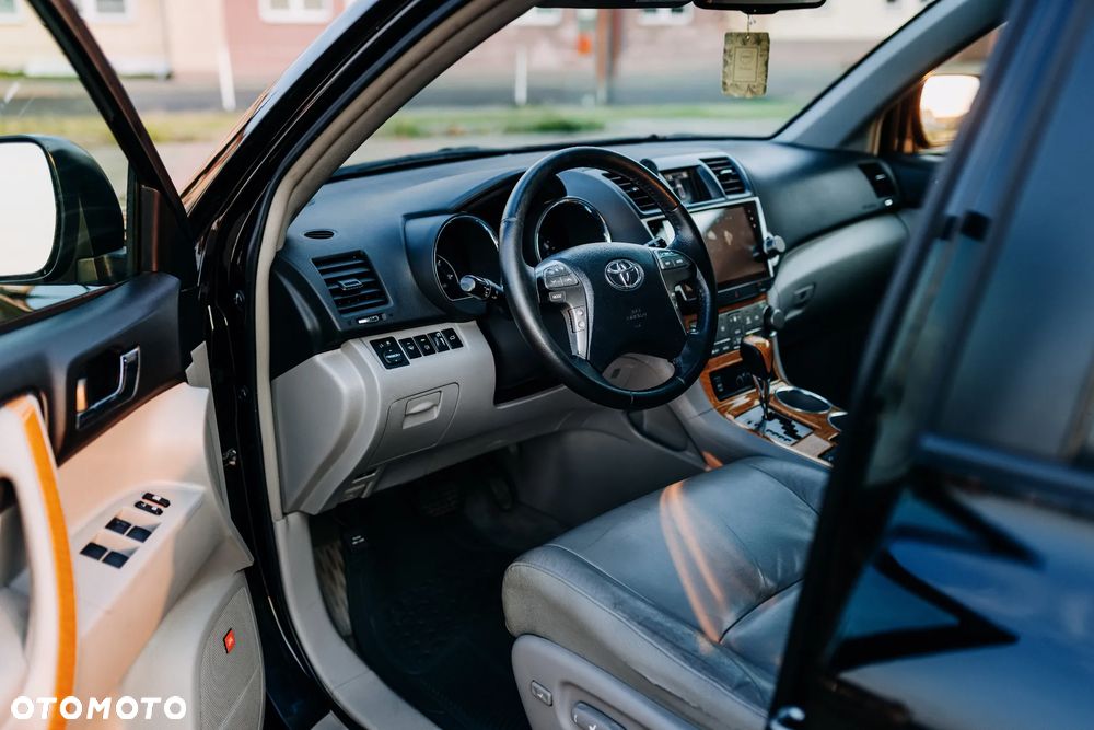 Toyota Highlander - 8