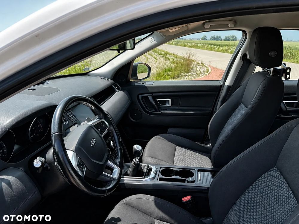 Land Rover Discovery Sport TD4 SE - 12