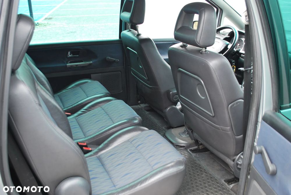 Ford Galaxy - 11