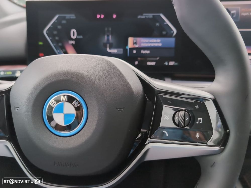 BMW i5 eDrive40 - 26