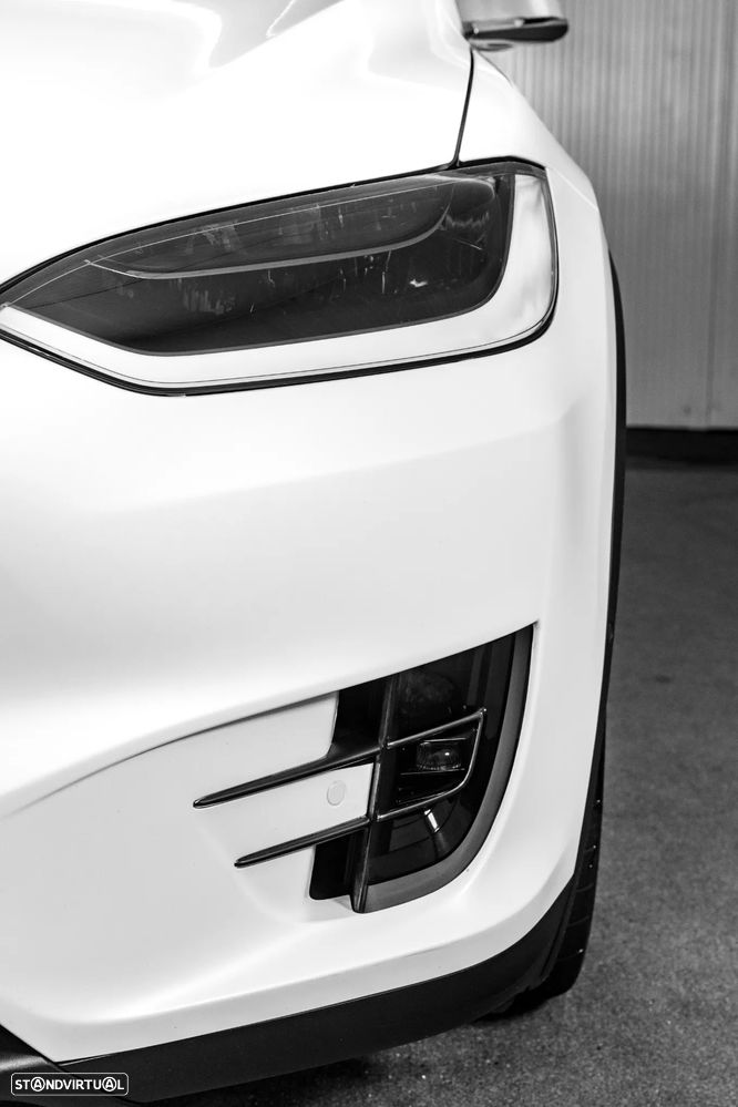 Tesla Model X P100D - 14