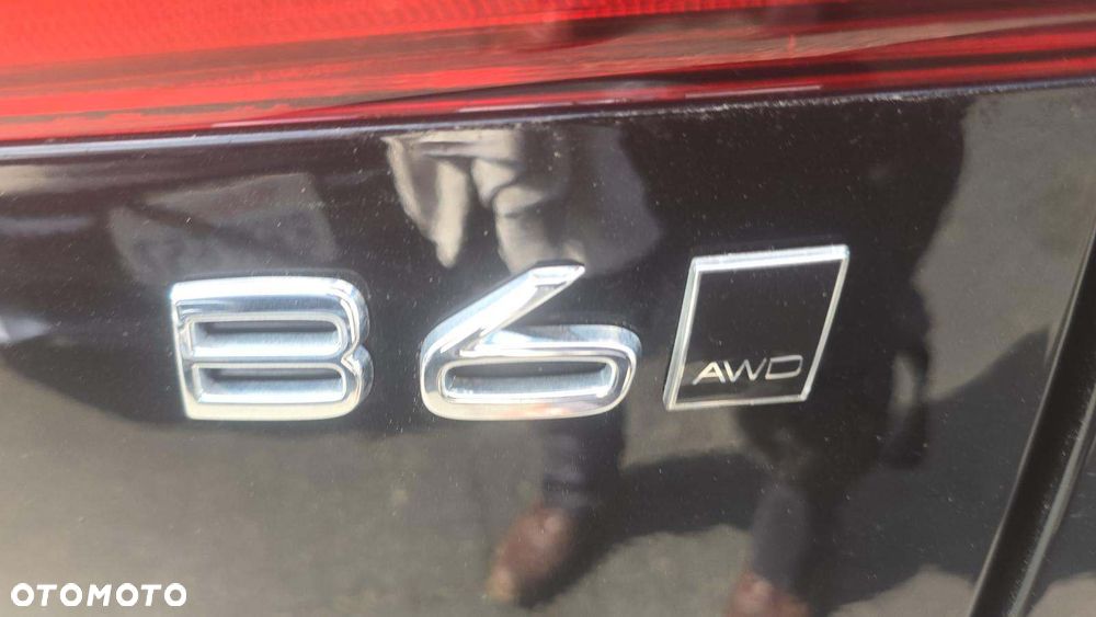 Volvo XC 60 B6 B AWD Ultimate Bright - 19
