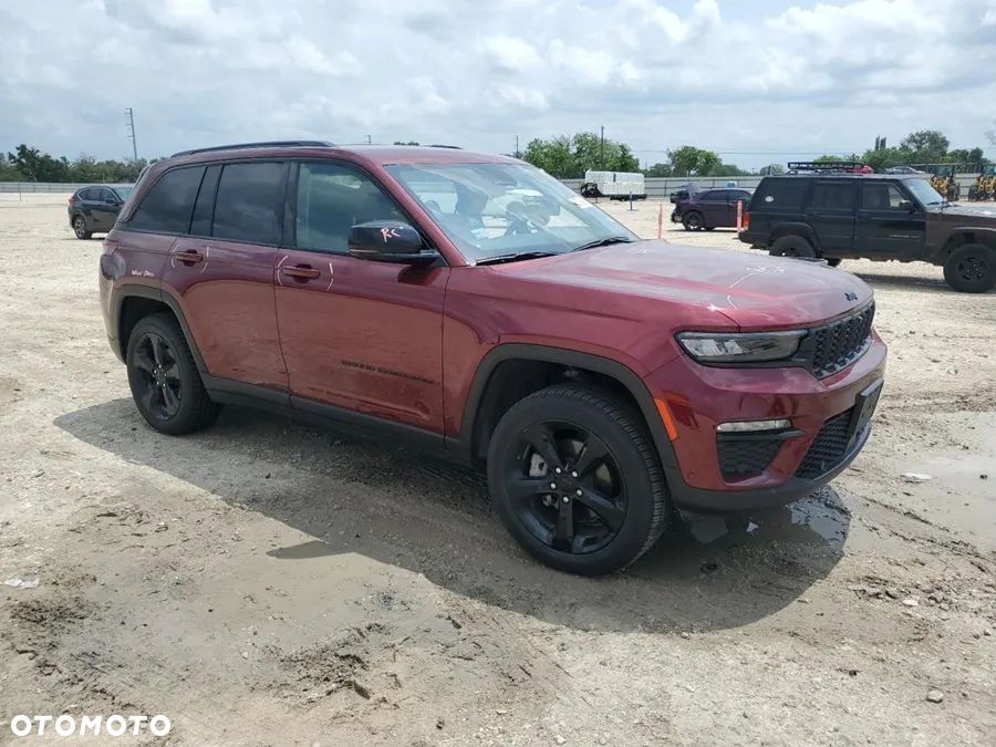 Jeep Grand Cherokee - 1