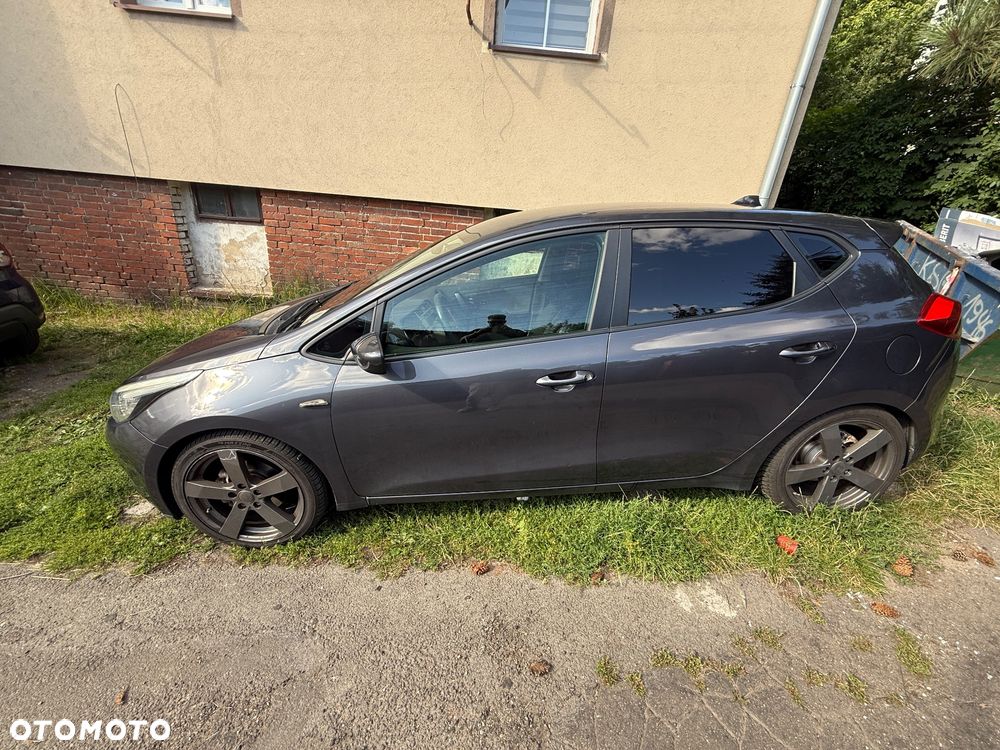 Kia Ceed 1.4 CVVT Fifa World Cup Edition - 2