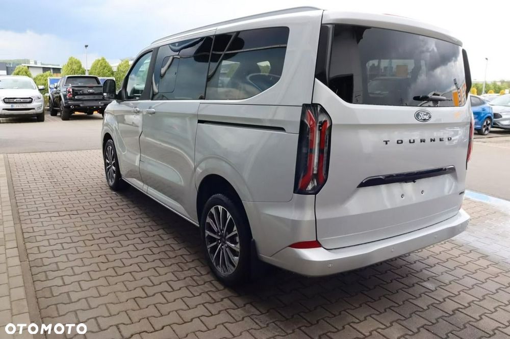 Ford Tourneo Custom - 2