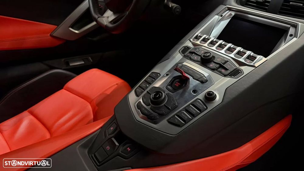 Lamborghini Aventador 6.5 V12 LP700-4 - 19