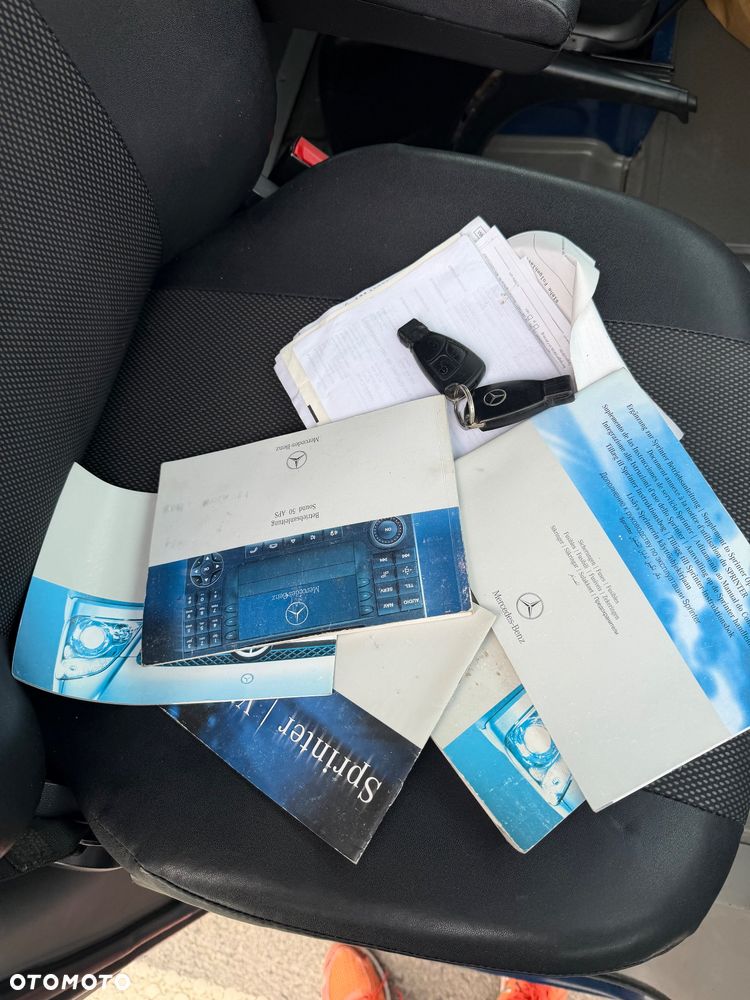 Mercedes-Benz Sprinter - 26