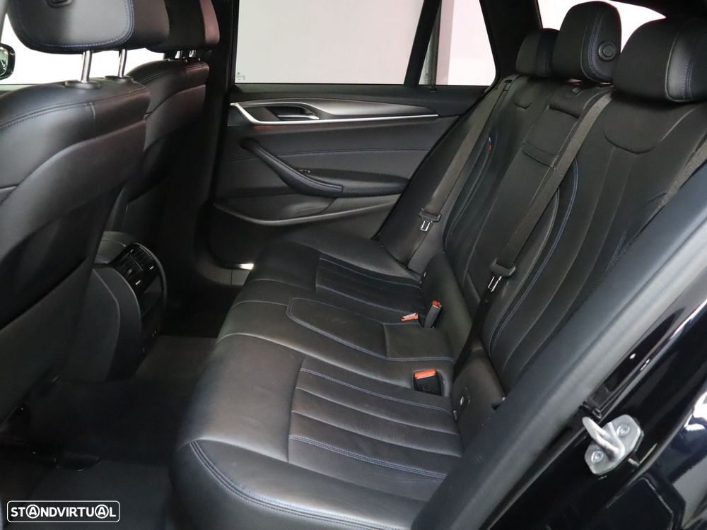 BMW 520 d Pack Desportivo M Auto - 10