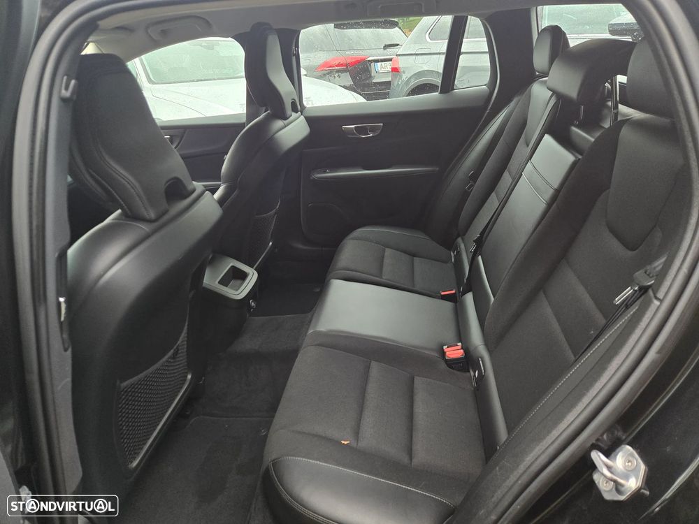 Volvo V60 2.0 D3 Momentum Plus Geartronic - 15