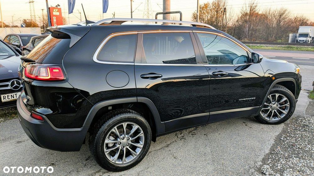 Jeep Cherokee - 10