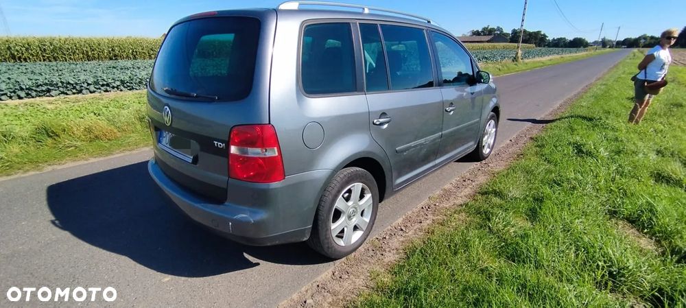 Volkswagen Touran - 5