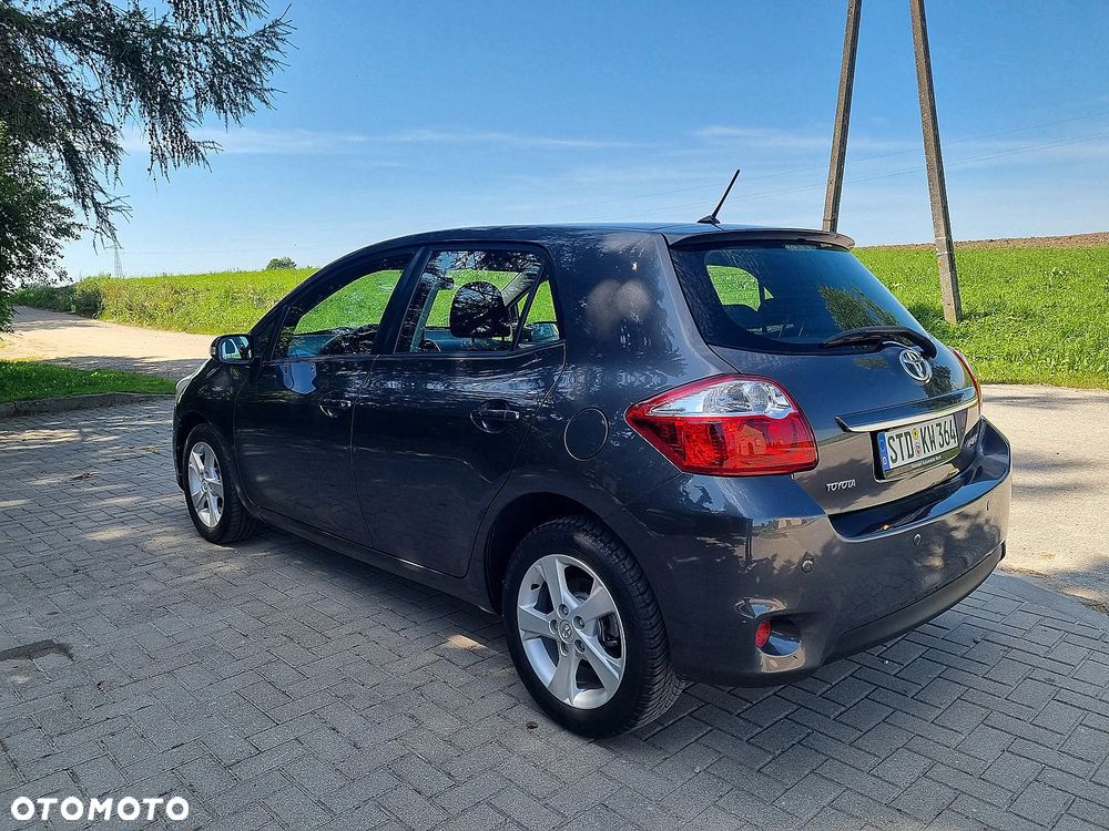 Toyota Auris 1.6 Executive - 4