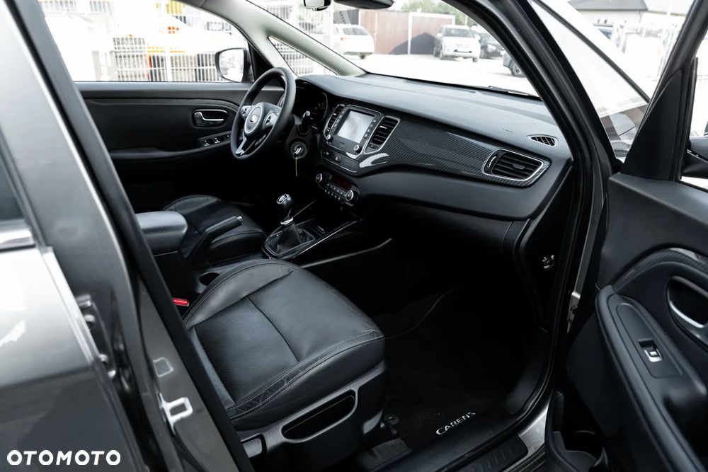 Kia Carens 1.6 GDI S 7os - 23